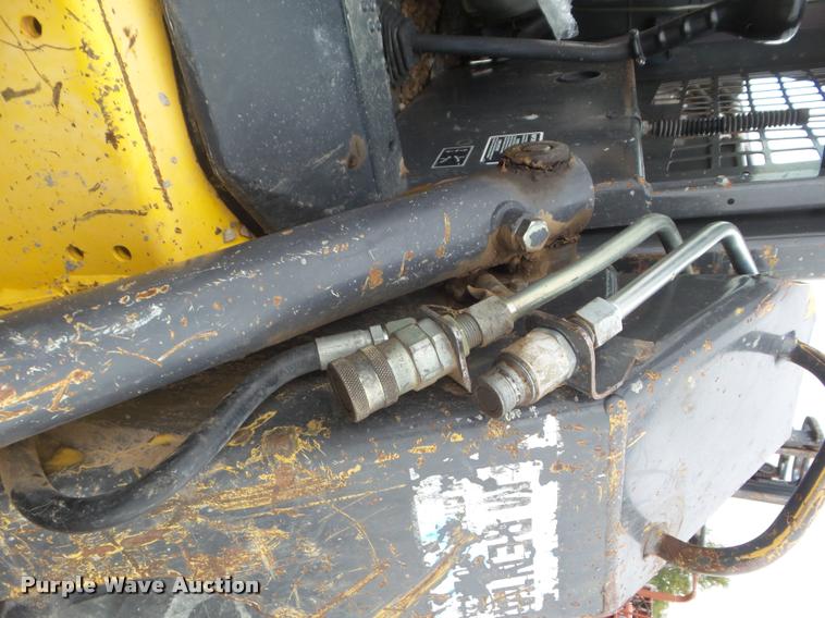 image for item DB3605 2006 New Holland LS160 skid steer