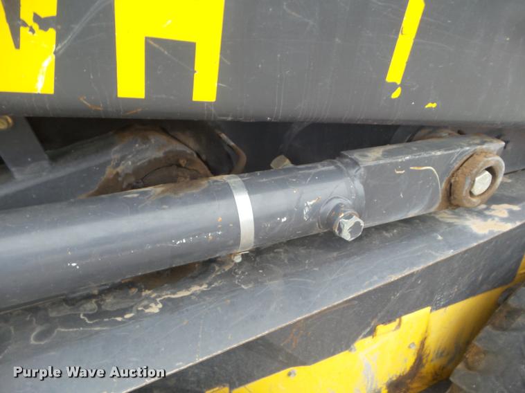 image for item DB3605 2006 New Holland LS160 skid steer