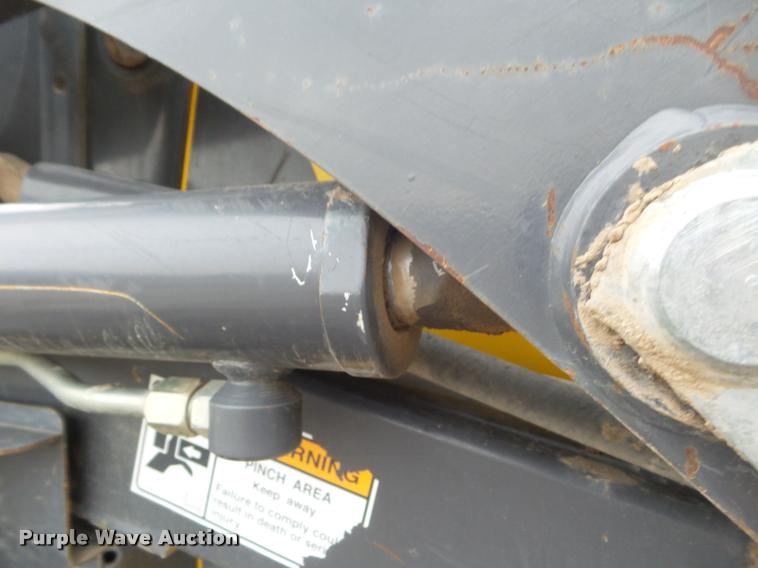 image for item DB3605 2006 New Holland LS160 skid steer