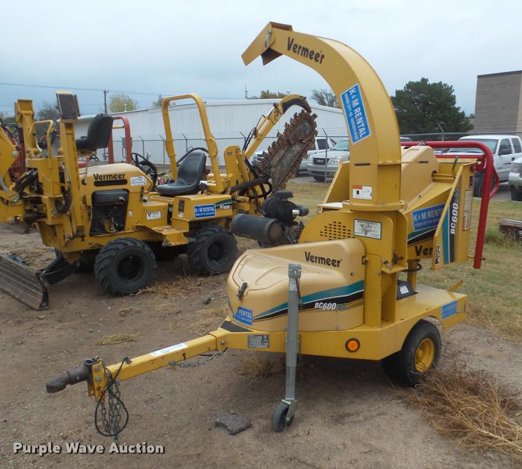 image for item DB3612 2006 Vermeer BC600XL wood chipper