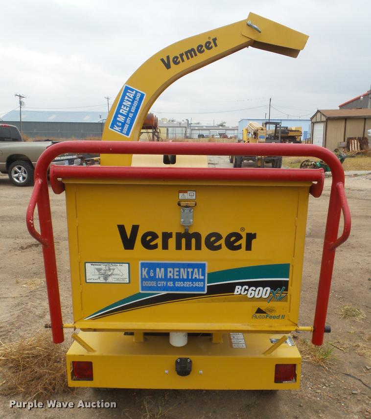 image for item DB3612 2006 Vermeer BC600XL wood chipper