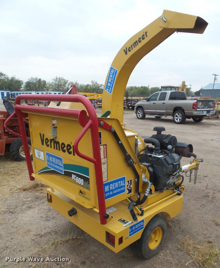 image for item DB3612 2006 Vermeer BC600XL wood chipper