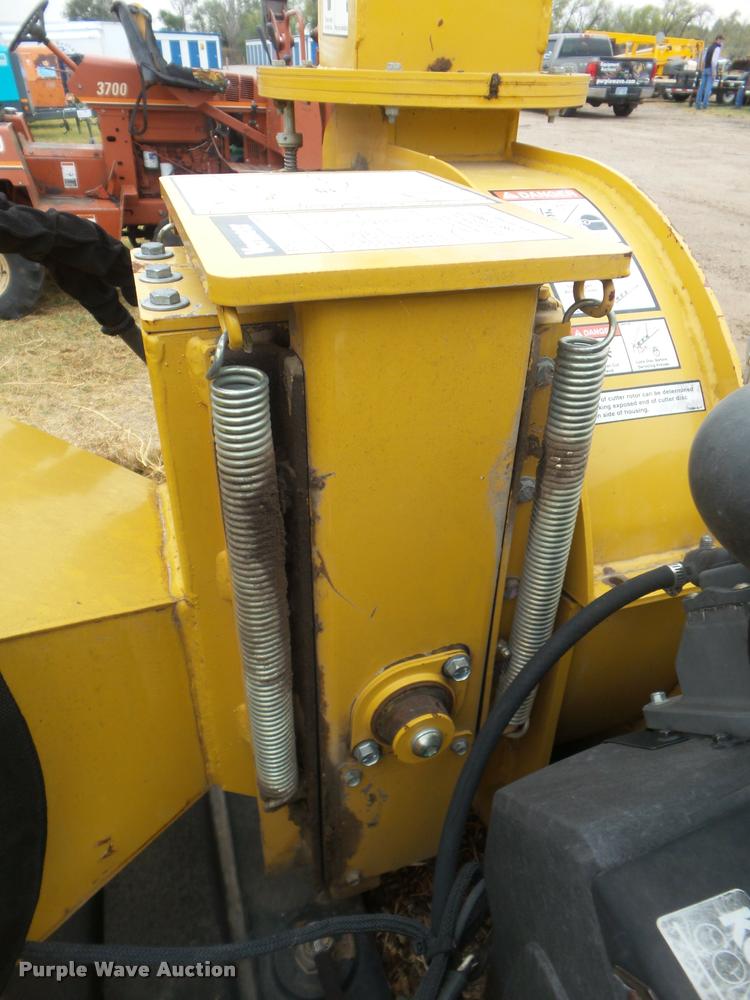 image for item DB3612 2006 Vermeer BC600XL wood chipper