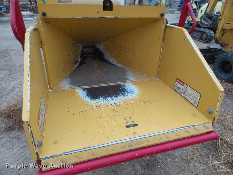 image for item DB3612 2006 Vermeer BC600XL wood chipper