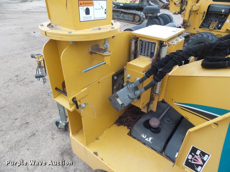 image for item DB3612 2006 Vermeer BC600XL wood chipper