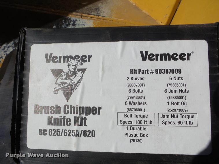 image for item DB3612 2006 Vermeer BC600XL wood chipper