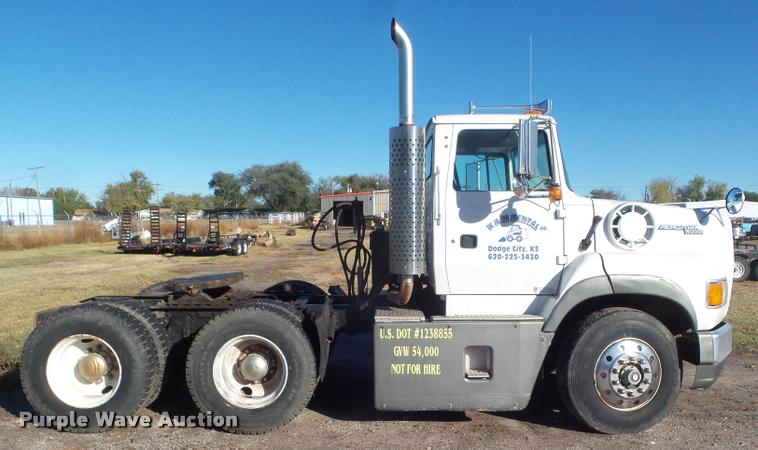 image for item DB3624 1994 Ford LTA9000 Aero Max 106 semi truck