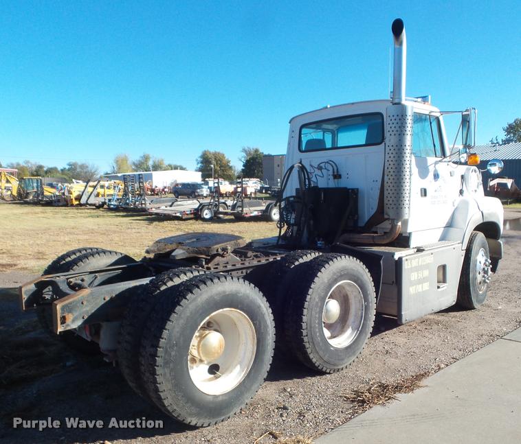 image for item DB3624 1994 Ford LTA9000 Aero Max 106 semi truck