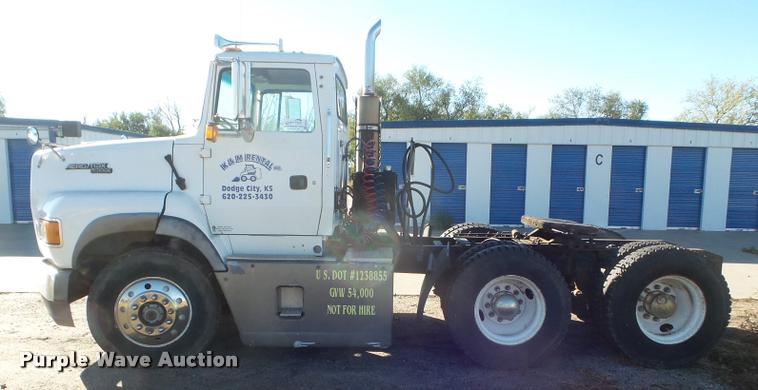 image for item DB3624 1994 Ford LTA9000 Aero Max 106 semi truck