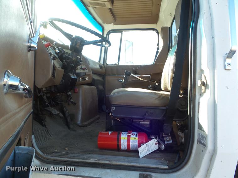 image for item DB3624 1994 Ford LTA9000 Aero Max 106 semi truck