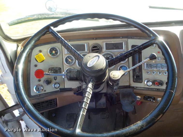 image for item DB3624 1994 Ford LTA9000 Aero Max 106 semi truck