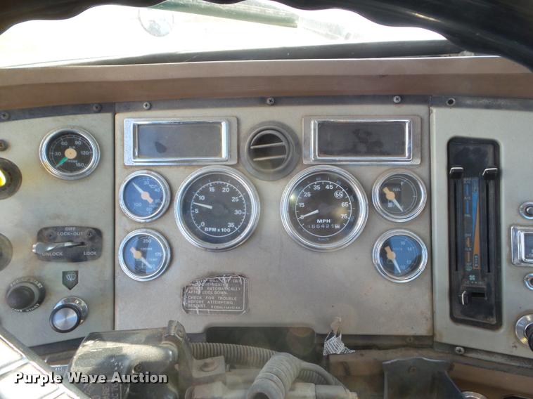 image for item DB3624 1994 Ford LTA9000 Aero Max 106 semi truck