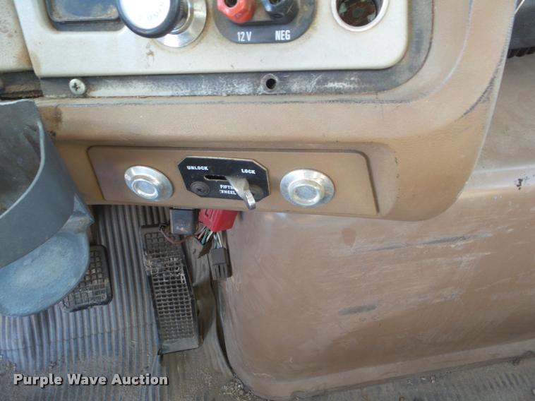 image for item DB3624 1994 Ford LTA9000 Aero Max 106 semi truck