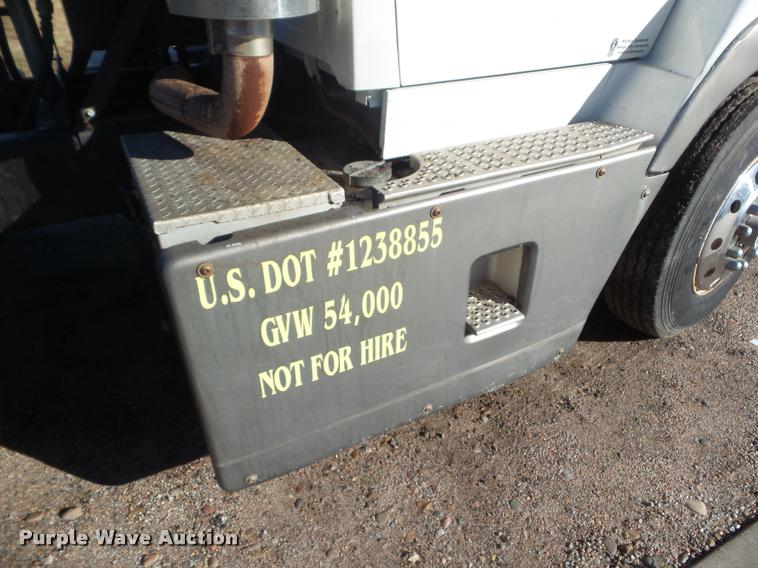 image for item DB3624 1994 Ford LTA9000 Aero Max 106 semi truck