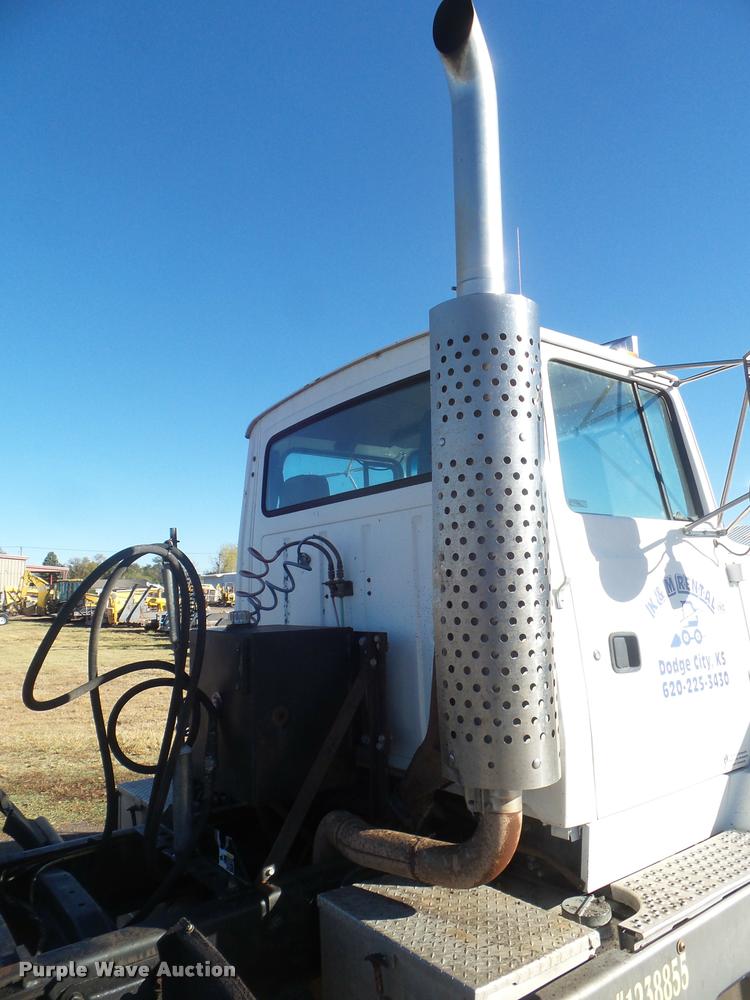 image for item DB3624 1994 Ford LTA9000 Aero Max 106 semi truck