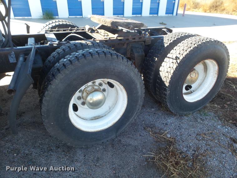 image for item DB3624 1994 Ford LTA9000 Aero Max 106 semi truck