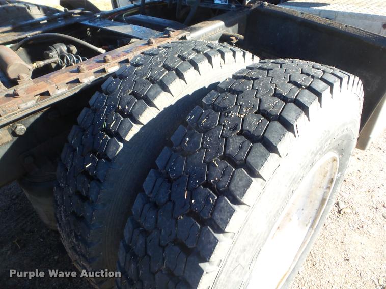 image for item DB3624 1994 Ford LTA9000 Aero Max 106 semi truck