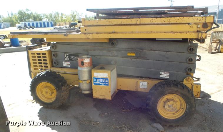 image for item DB3626 1991 Grove SM3884XT scissor lift