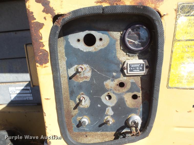 image for item DB3626 1991 Grove SM3884XT scissor lift