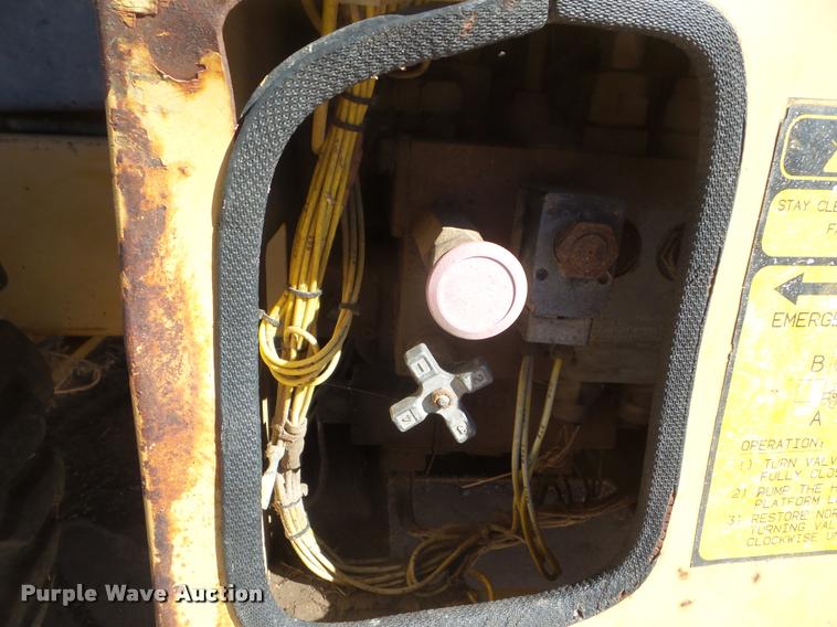 image for item DB3626 1991 Grove SM3884XT scissor lift