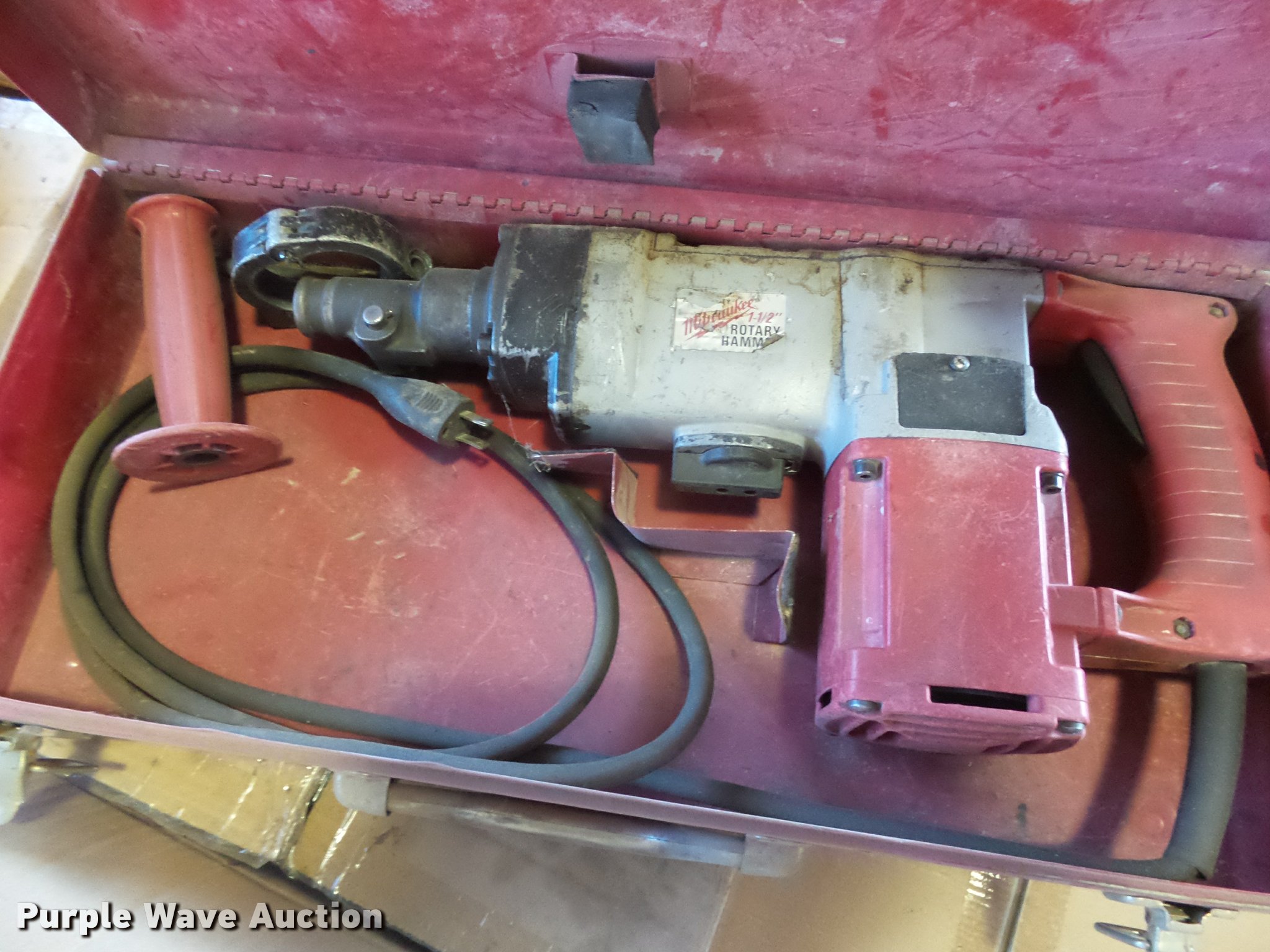 Tools in Dodge City, KS Item BY9689 sold Purple Wave