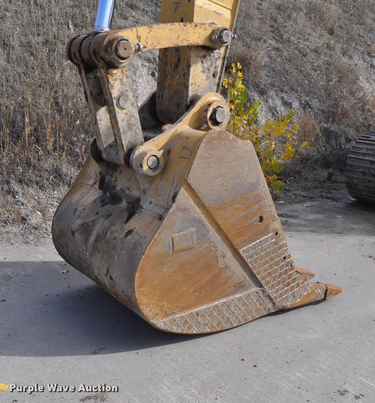 image for item L5047 1999 Caterpillar 345B L excavator