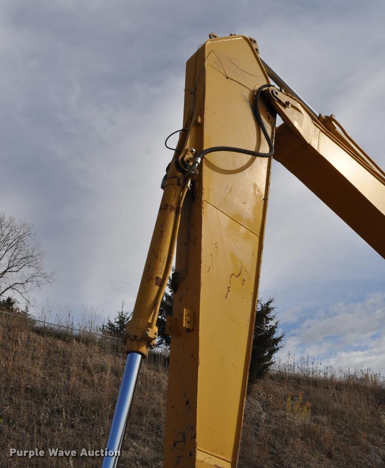 image for item L5047 1999 Caterpillar 345B L excavator