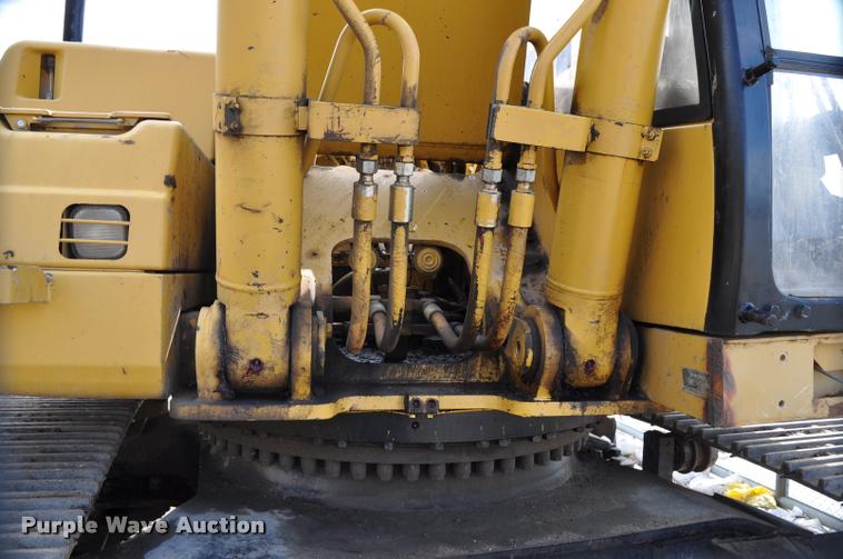 image for item L5047 1999 Caterpillar 345B L excavator