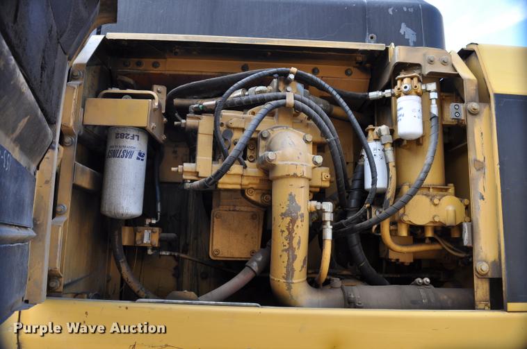 image for item L5047 1999 Caterpillar 345B L excavator