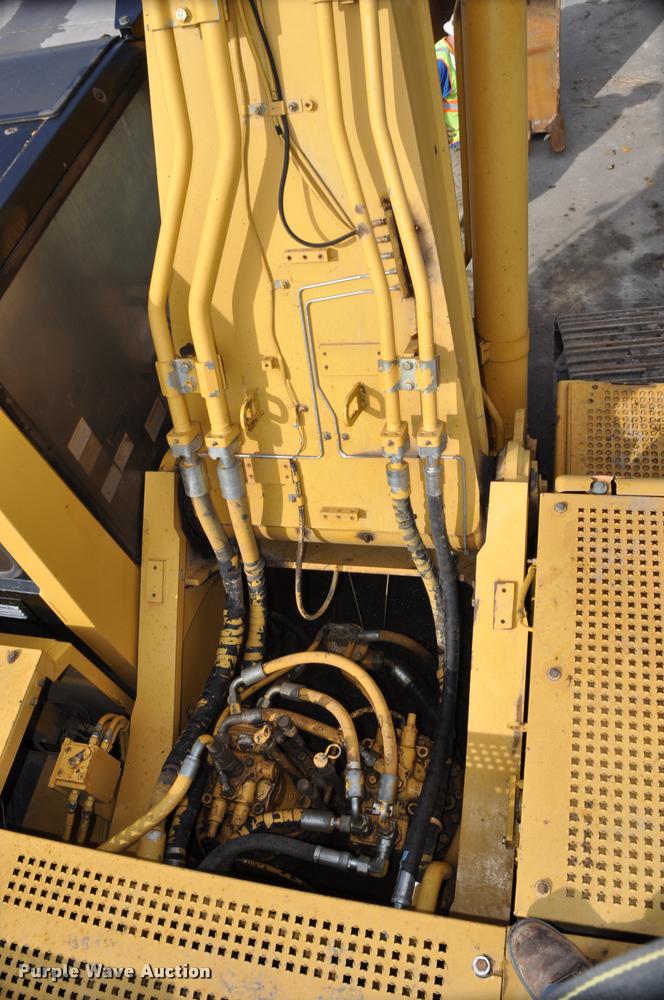 image for item L5047 1999 Caterpillar 345B L excavator