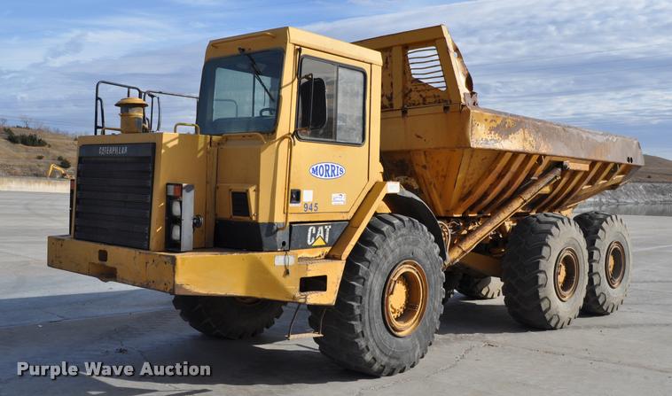 image for item L5048 1993 Caterpillar D350D haul truck