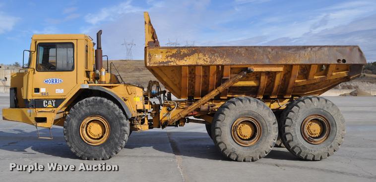 image for item L5048 1993 Caterpillar D350D haul truck