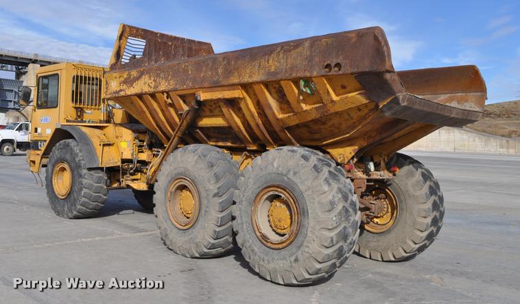 image for item L5048 1993 Caterpillar D350D haul truck
