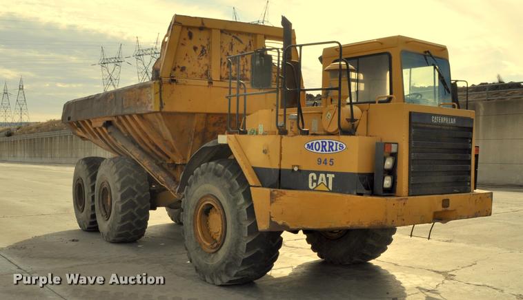 image for item L5048 1993 Caterpillar D350D haul truck