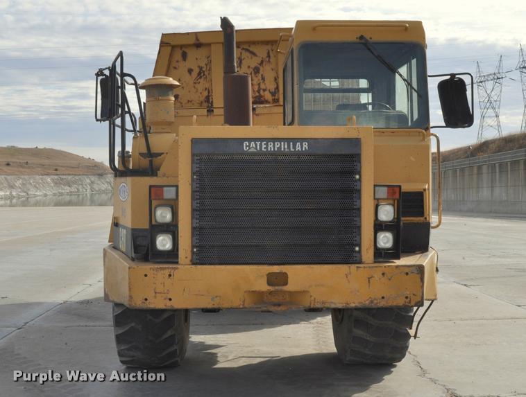 image for item L5048 1993 Caterpillar D350D haul truck