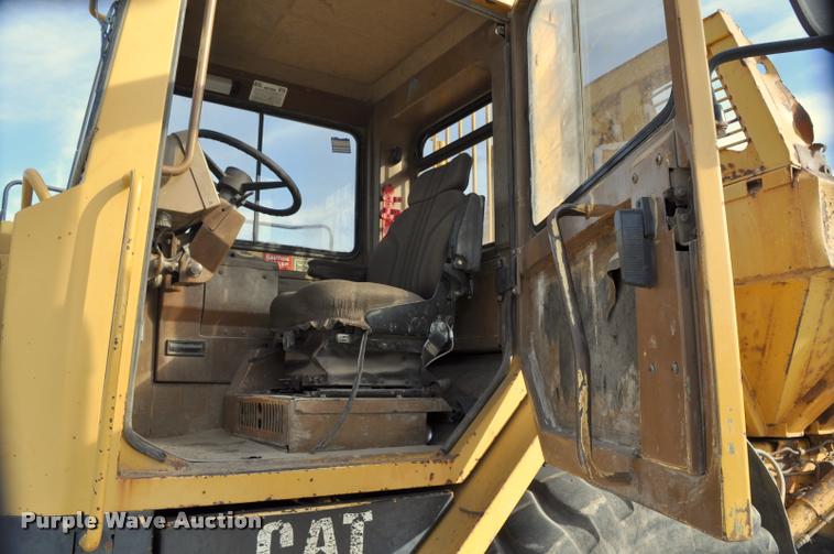 image for item L5048 1993 Caterpillar D350D haul truck