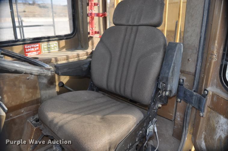 image for item L5048 1993 Caterpillar D350D haul truck