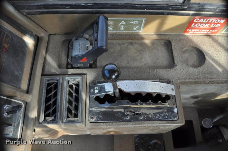 image for item L5048 1993 Caterpillar D350D haul truck