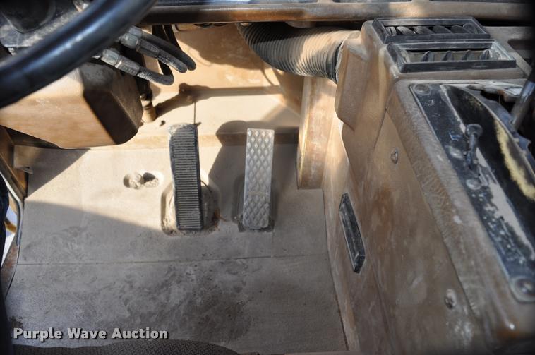 image for item L5048 1993 Caterpillar D350D haul truck