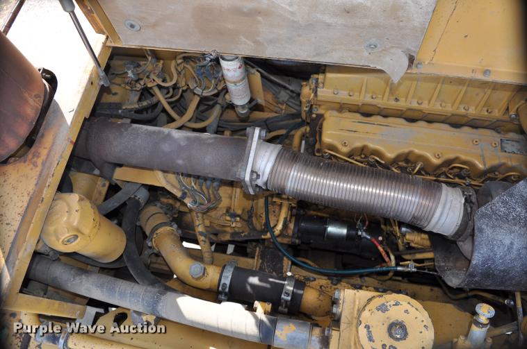 image for item L5048 1993 Caterpillar D350D haul truck