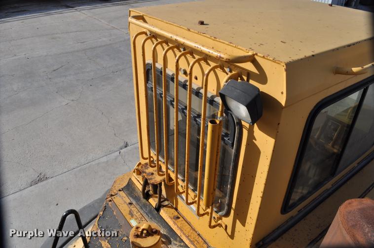 image for item L5048 1993 Caterpillar D350D haul truck