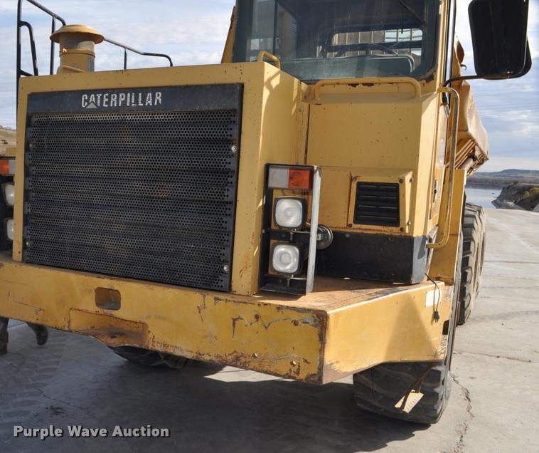 image for item L5048 1993 Caterpillar D350D haul truck