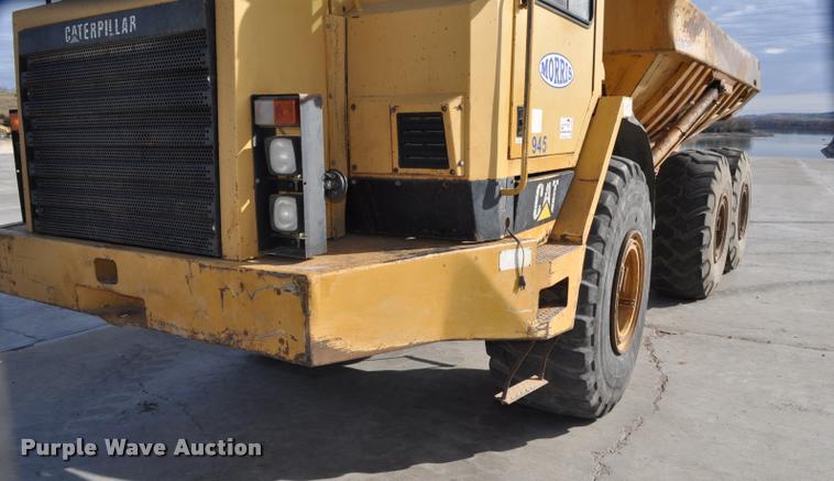 image for item L5048 1993 Caterpillar D350D haul truck