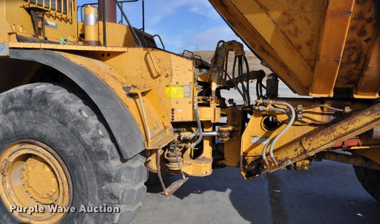 image for item L5048 1993 Caterpillar D350D haul truck
