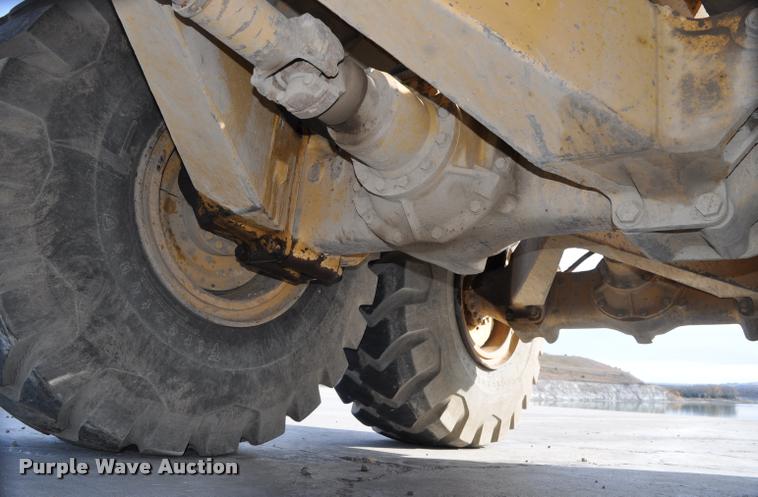 image for item L5048 1993 Caterpillar D350D haul truck