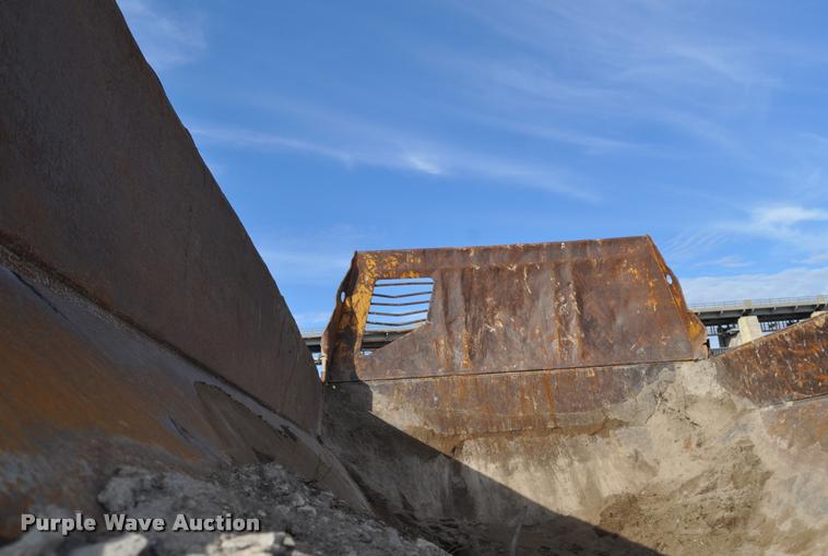 image for item L5048 1993 Caterpillar D350D haul truck