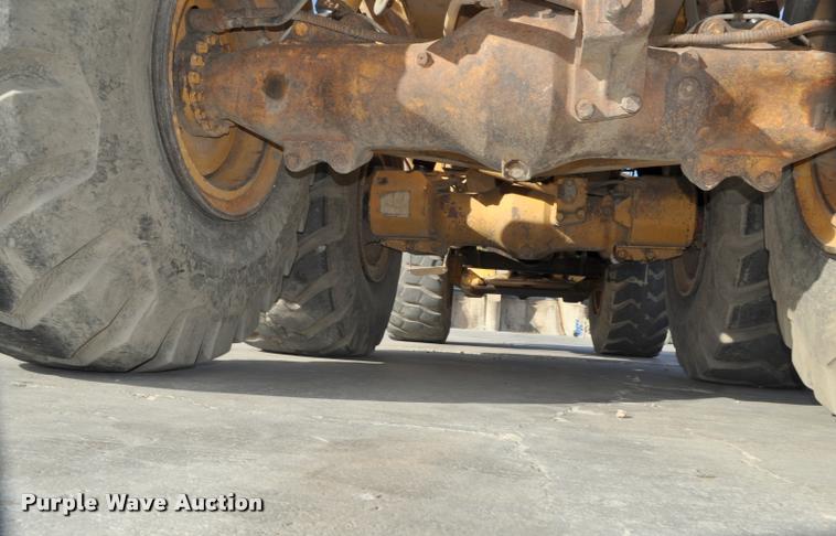 image for item L5048 1993 Caterpillar D350D haul truck