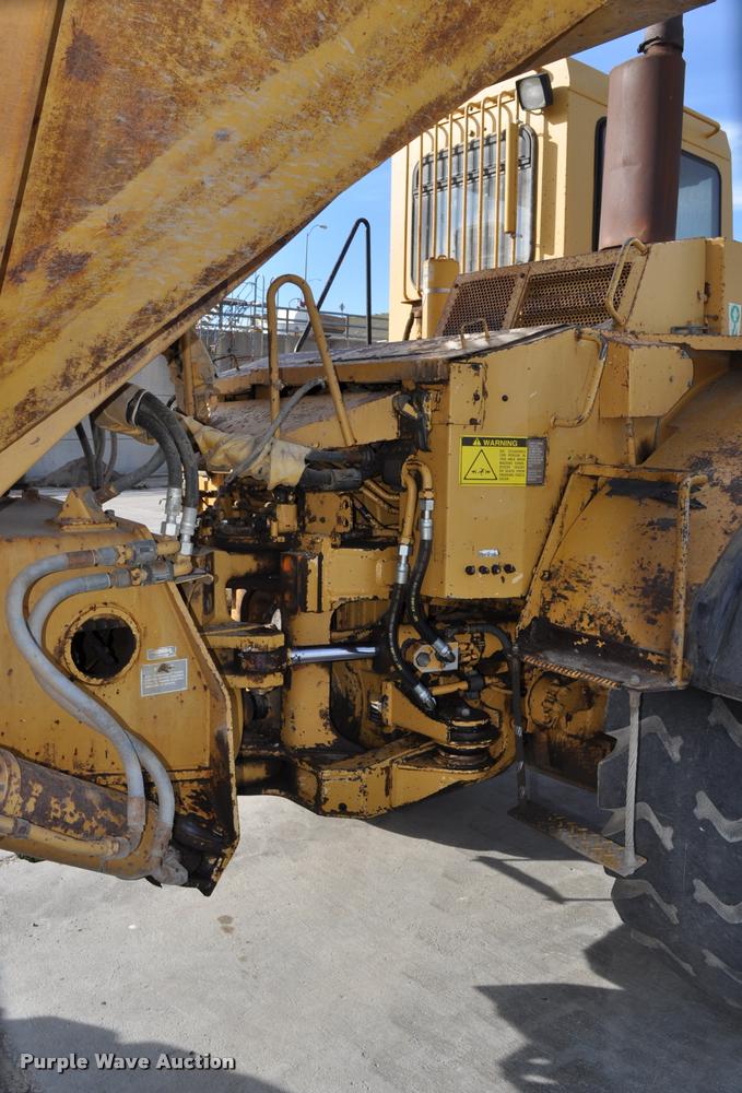 image for item L5048 1993 Caterpillar D350D haul truck