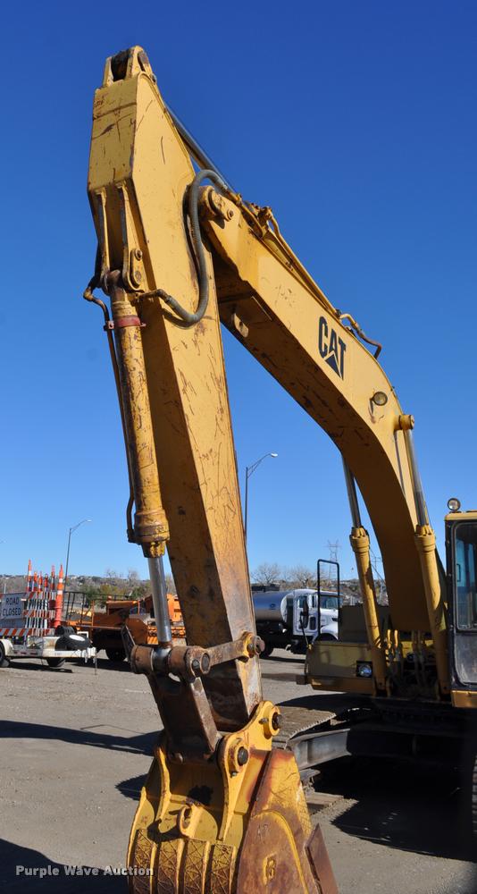 image for item L5049 1990 Caterpillar EL200B excavator