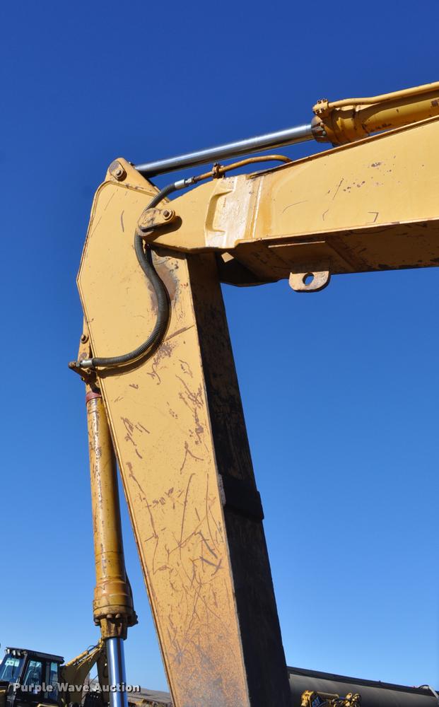 image for item L5049 1990 Caterpillar EL200B excavator